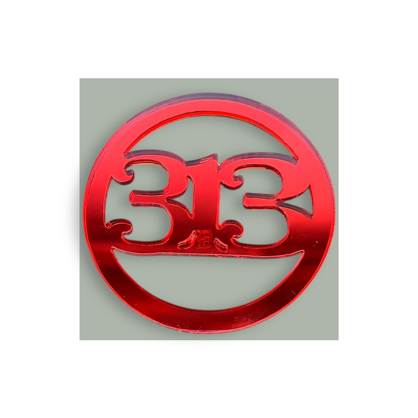 313 D Metallic Round Acrylic Brooches